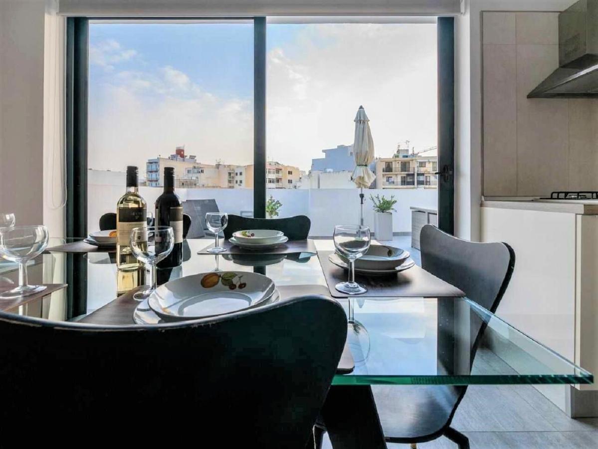 Stunning Penthouse Roof Terrace & Communal Swimming Pool 세인트폴스베이 외부 사진