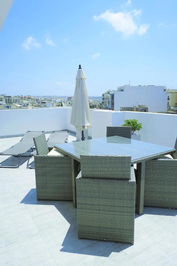 Stunning Penthouse Roof Terrace & Communal Swimming Pool 세인트폴스베이 외부 사진