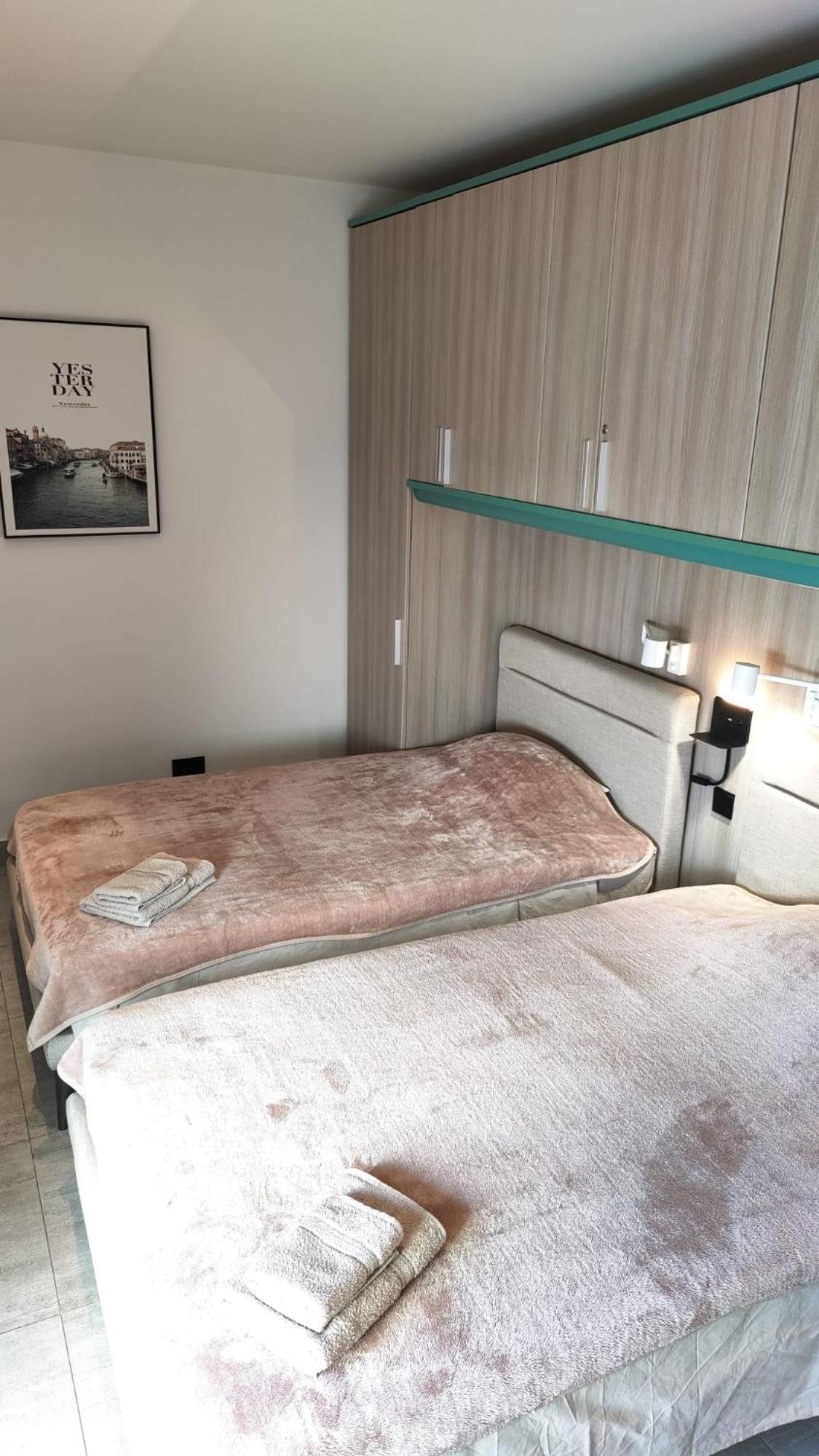 Stunning Penthouse Roof Terrace & Communal Swimming Pool 세인트폴스베이 외부 사진